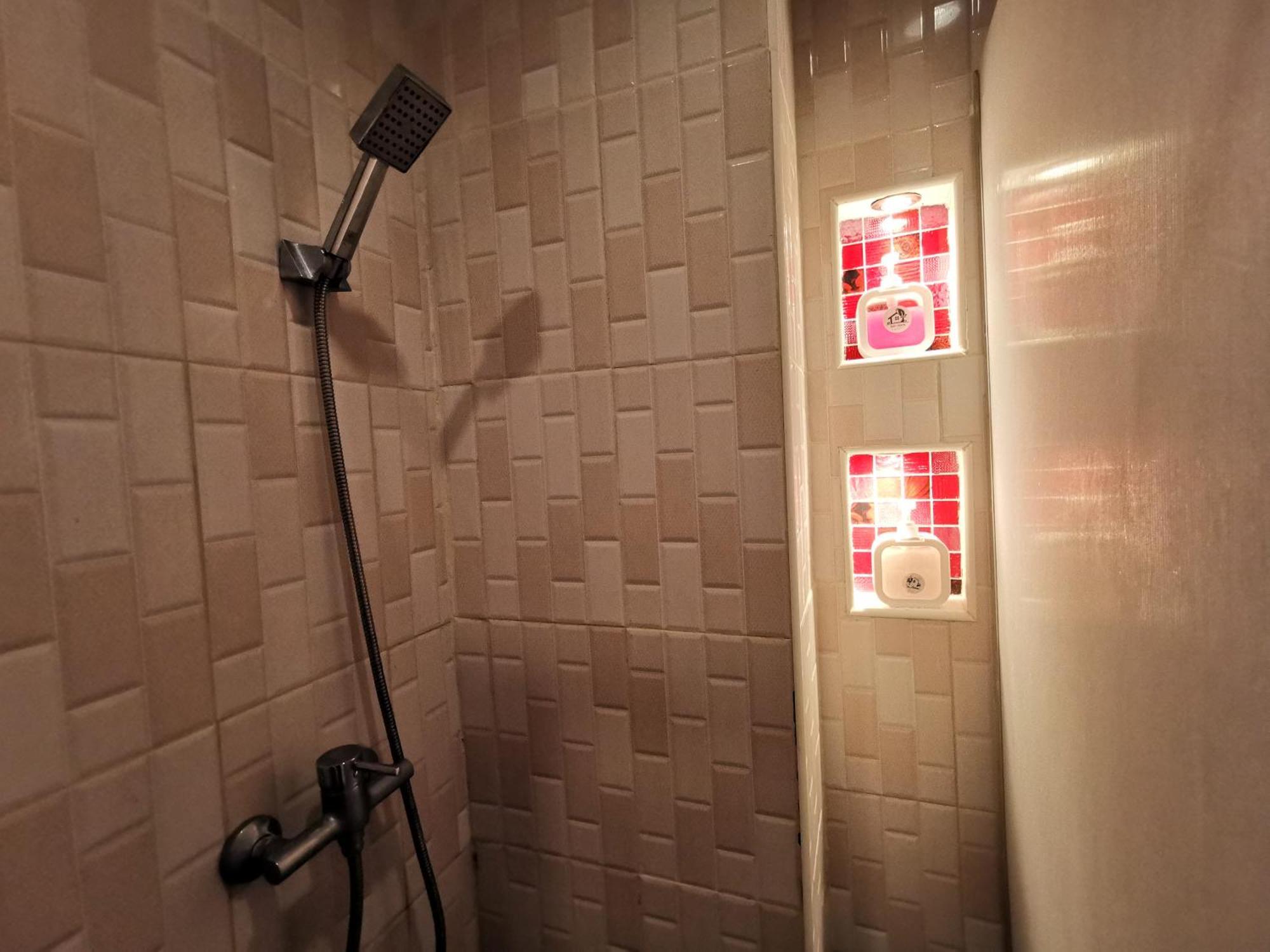 קנצ'נבורי Kan Home Hotel מראה חיצוני תמונה