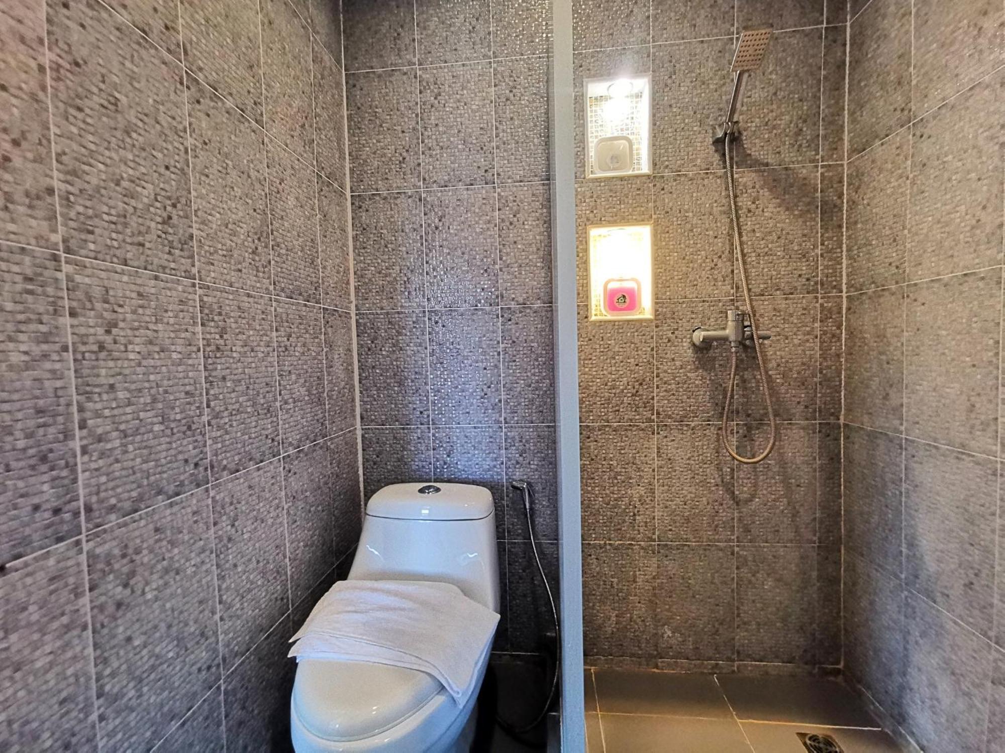 קנצ'נבורי Kan Home Hotel מראה חיצוני תמונה